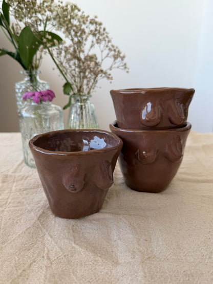 Taza Diosa Pecho (marrón)