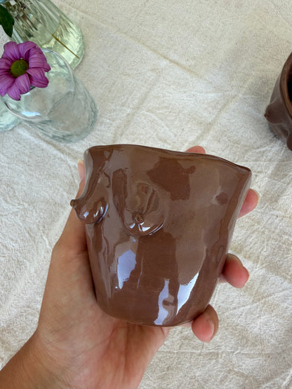 Taza Diosa Pecho (marrón)